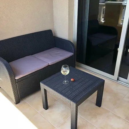 La Perla Apartment *